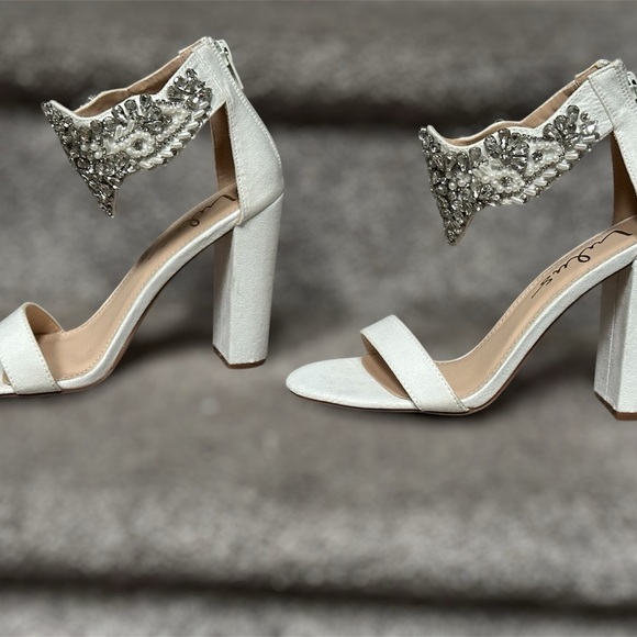 NEW Lulus Dannah White Suede Rhinestone and Pearl High Heel Sandals Women’s 5.5 - Picture 15 of 15